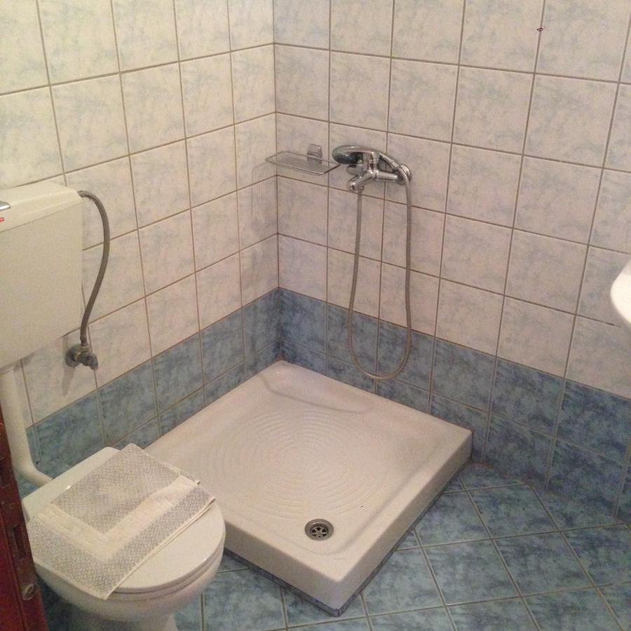 Hotel Akrogiali โครินอส ภายนอก รูปภาพ