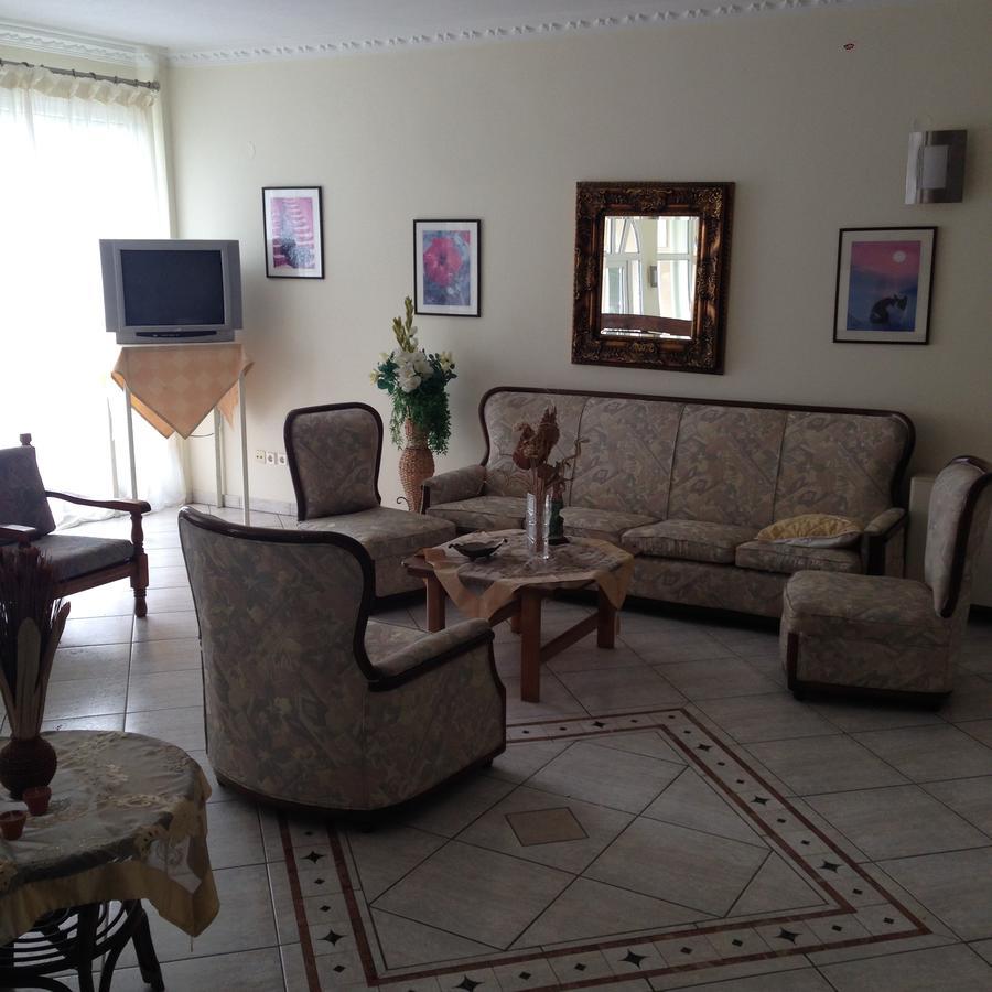 Hotel Akrogiali โครินอส ภายนอก รูปภาพ