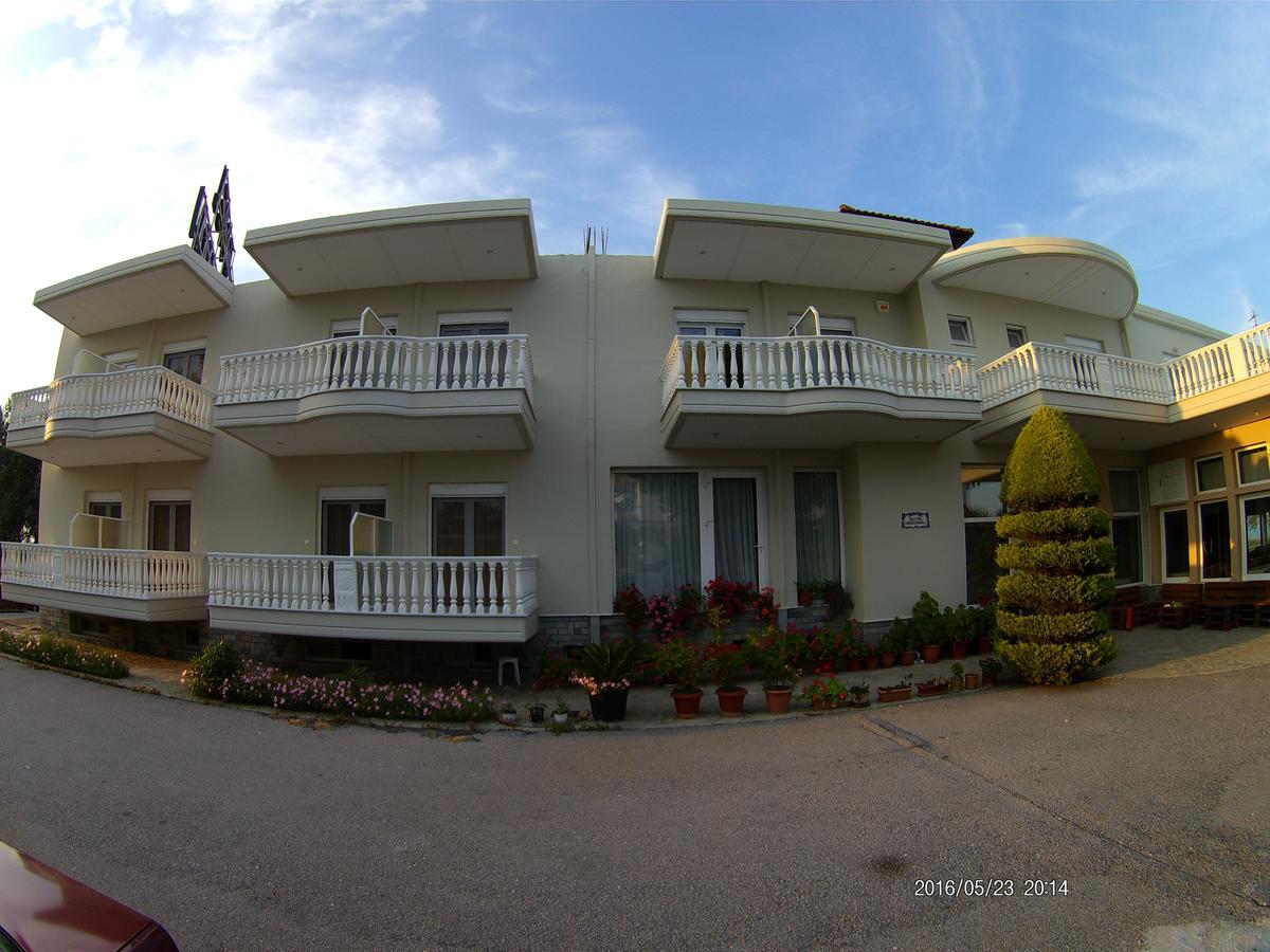Hotel Akrogiali โครินอส ภายนอก รูปภาพ