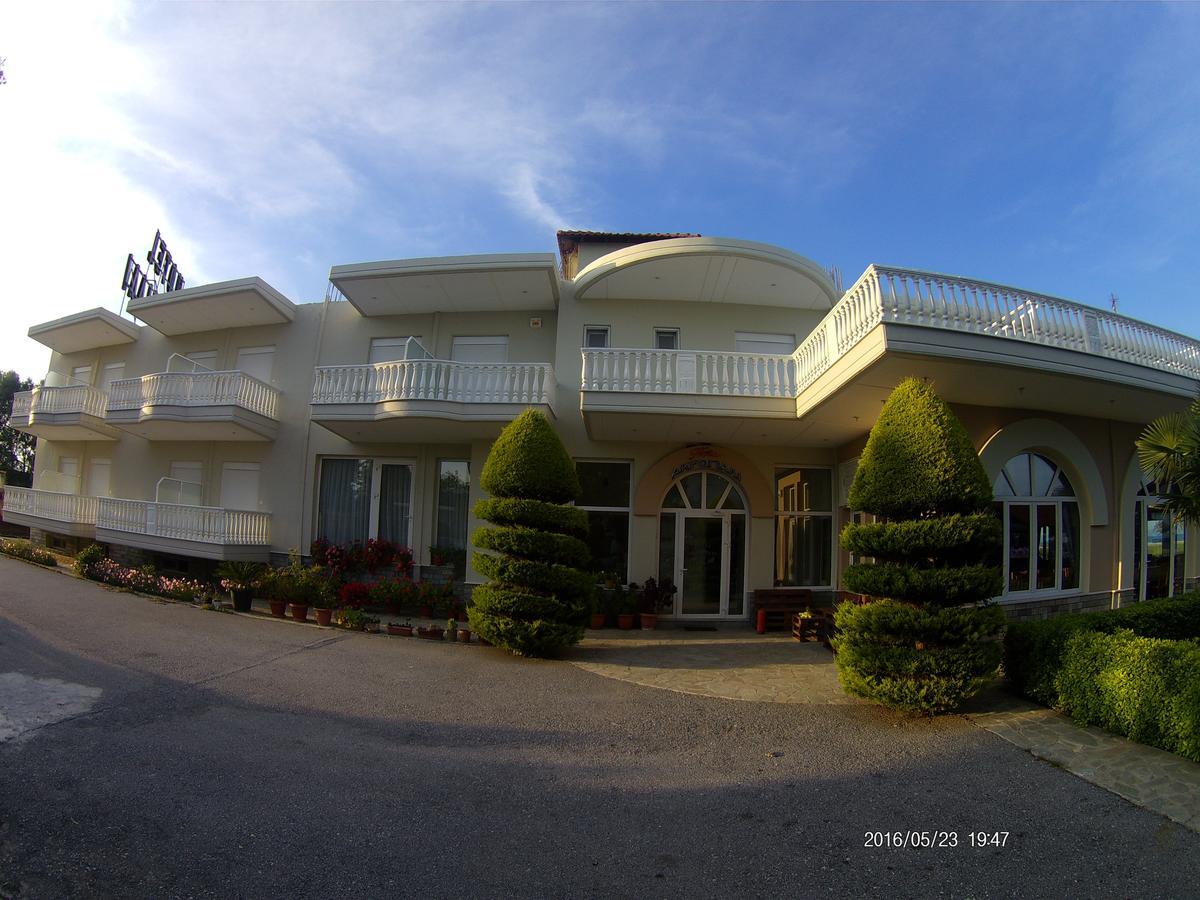Hotel Akrogiali โครินอส ภายนอก รูปภาพ
