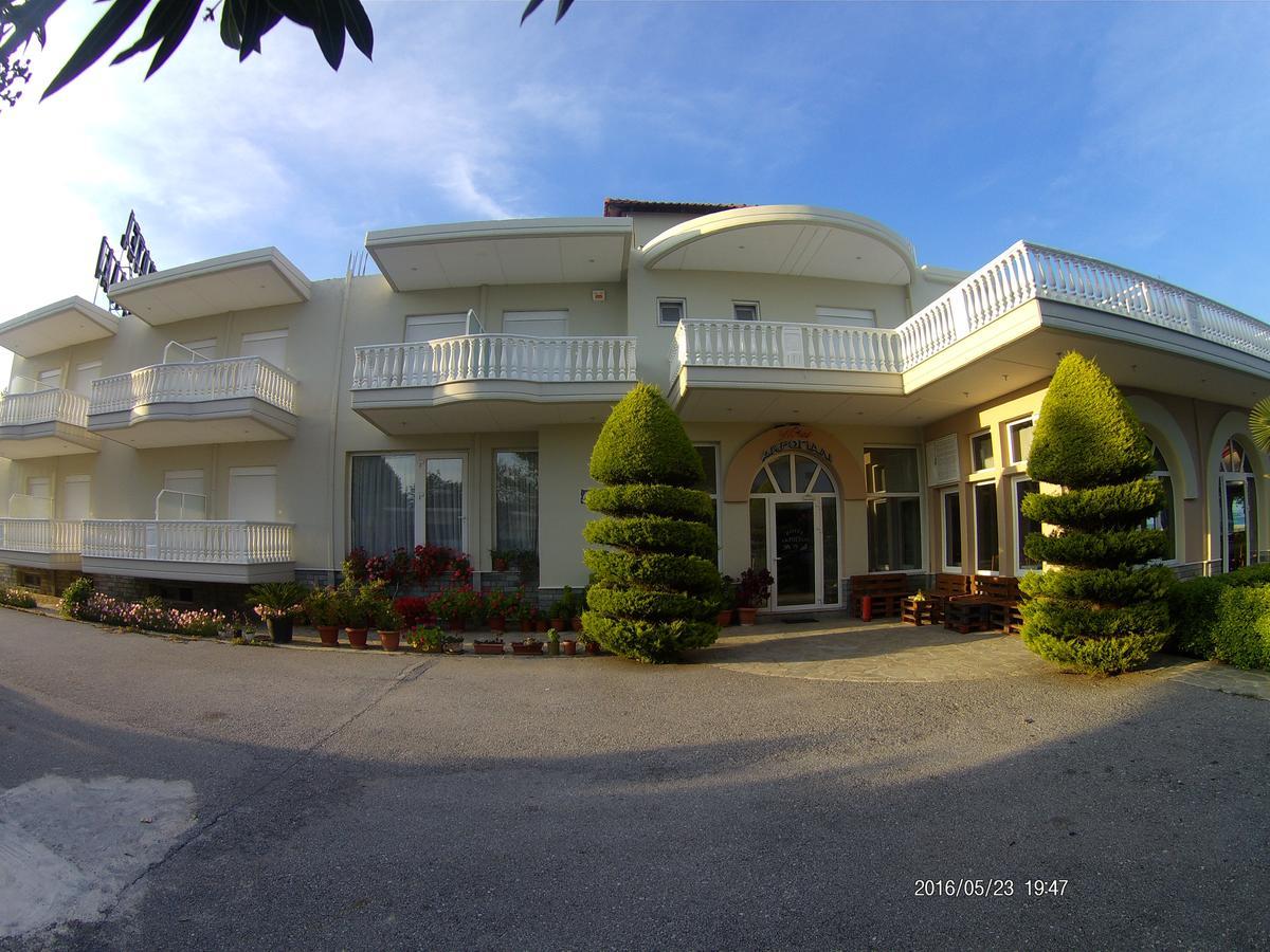 Hotel Akrogiali โครินอส ภายนอก รูปภาพ
