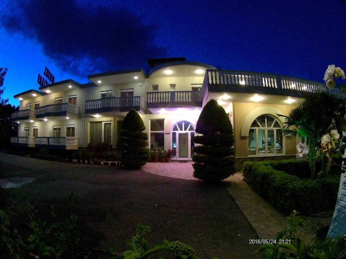 Hotel Akrogiali โครินอส ภายนอก รูปภาพ
