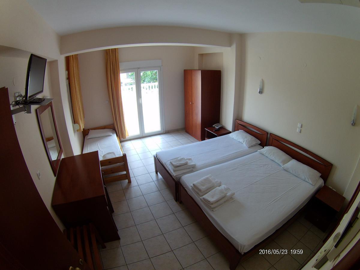 Hotel Akrogiali โครินอส ภายนอก รูปภาพ