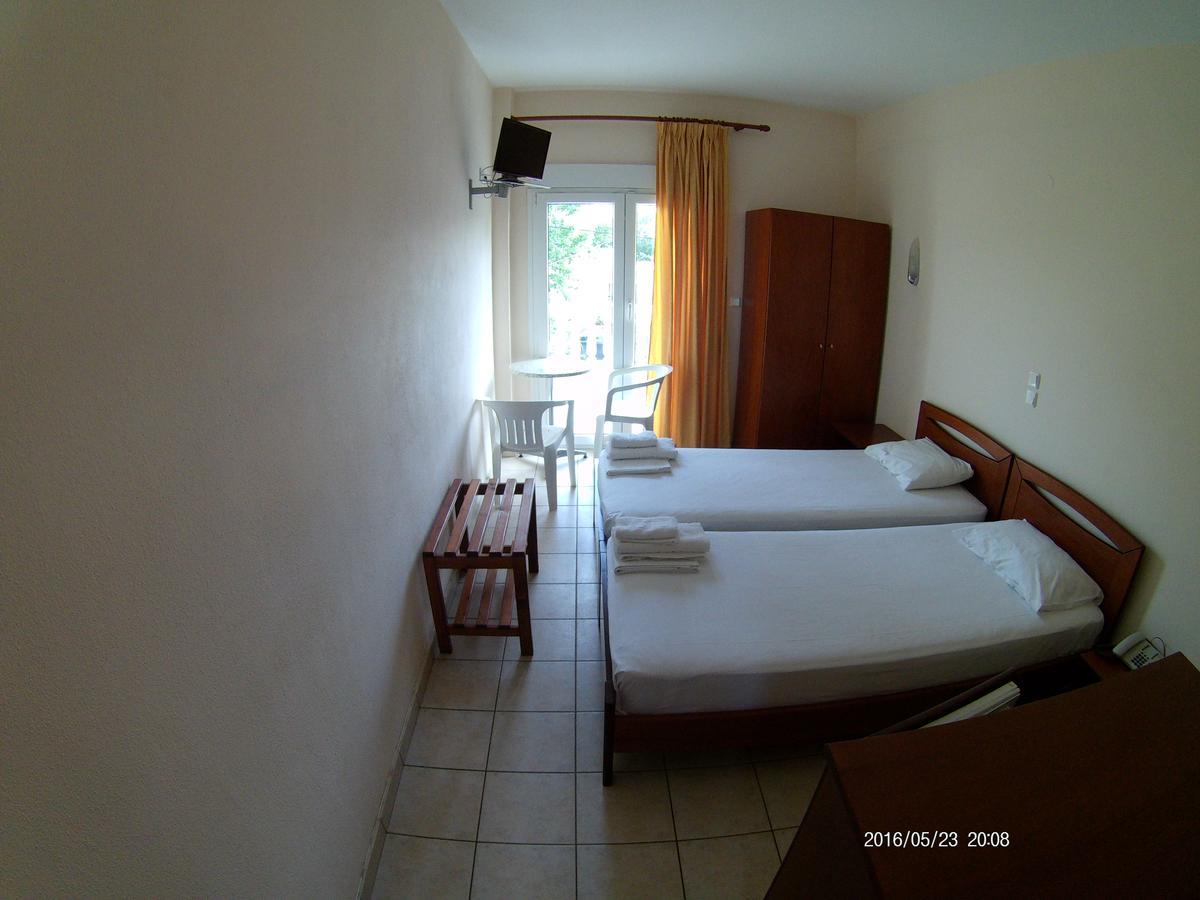 Hotel Akrogiali โครินอส ภายนอก รูปภาพ