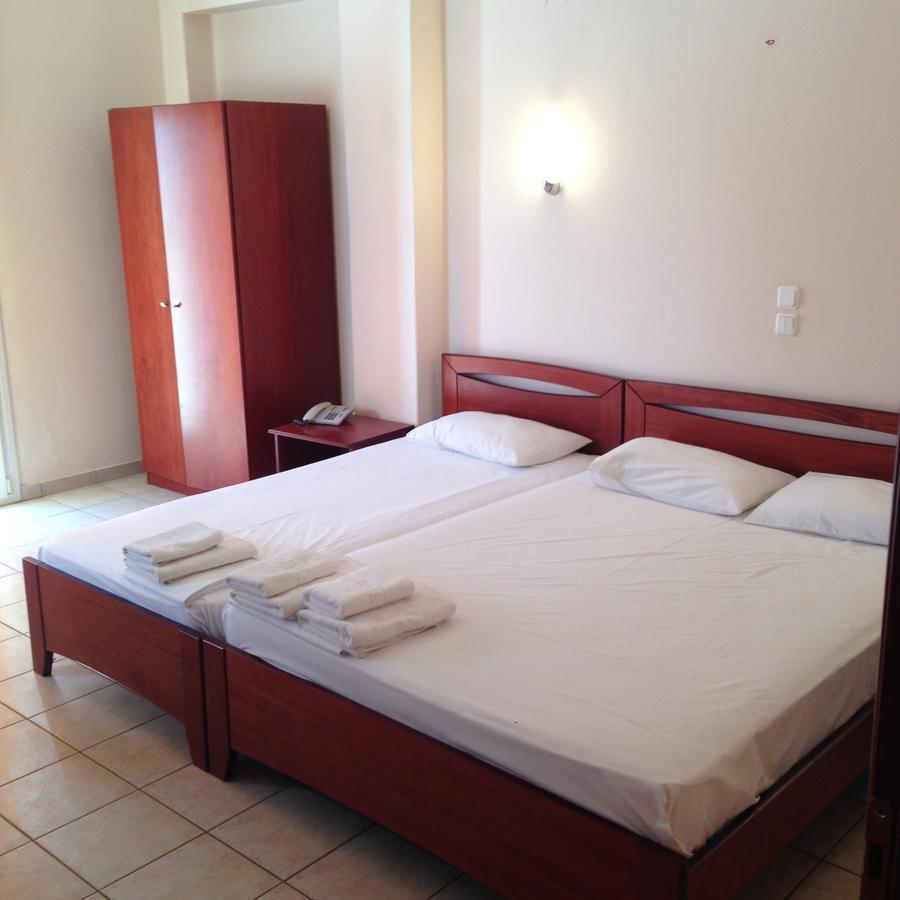 Hotel Akrogiali โครินอส ภายนอก รูปภาพ