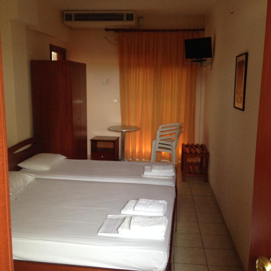 Hotel Akrogiali โครินอส ภายนอก รูปภาพ