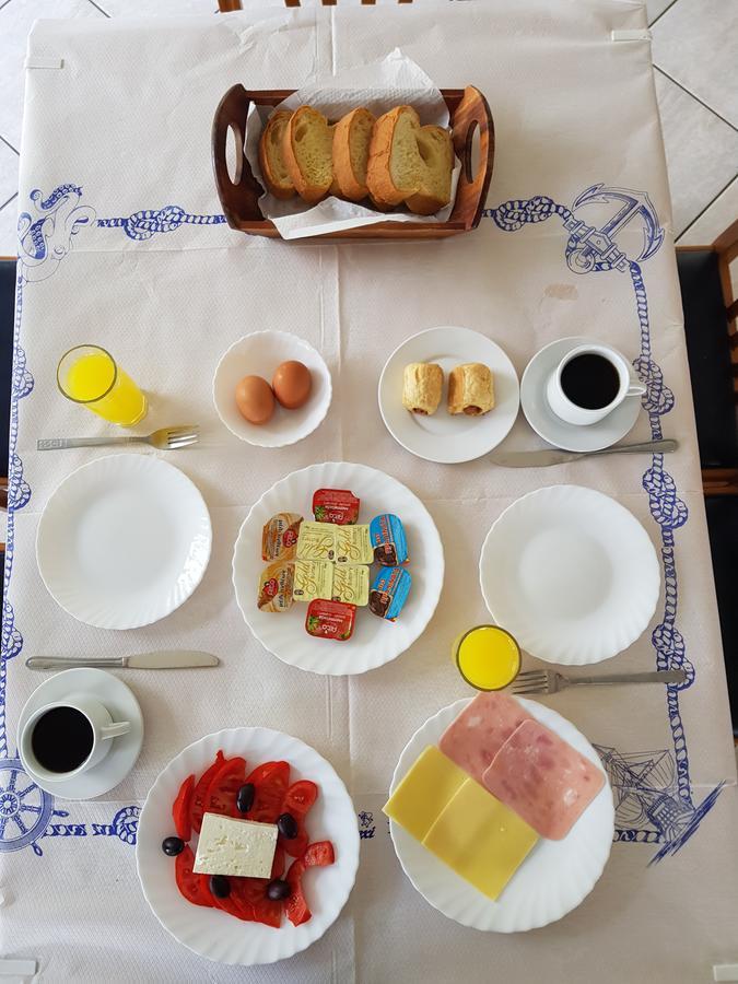 Hotel Akrogiali โครินอส ภายนอก รูปภาพ